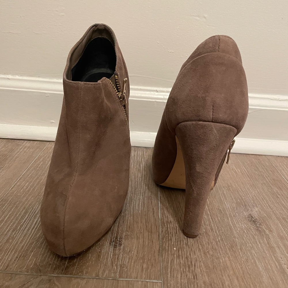 Dolce Vita Grey Suede Heel